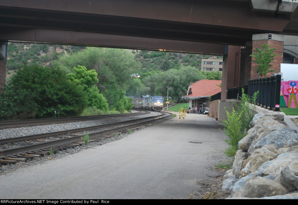 Amtrak Arriving Glenwood Springs Station